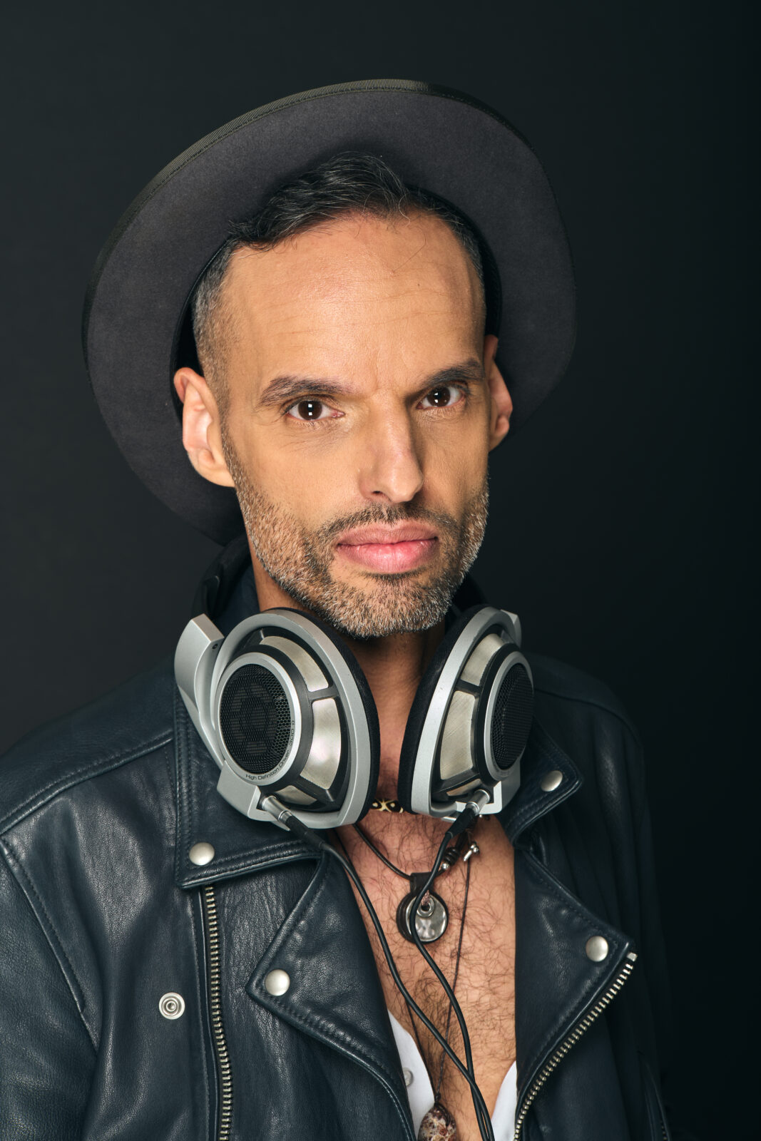 Pressetext Electric Church On A Hill Votivkirche Sergio Manoel Flores